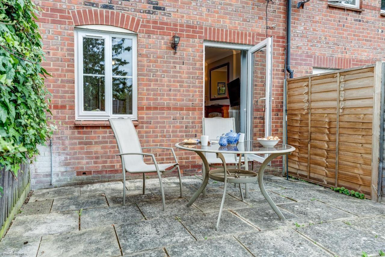 The Didcot White House Villa Exterior photo